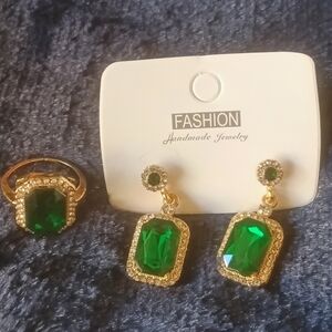 Elegant Green and Gold Jewelry Set
